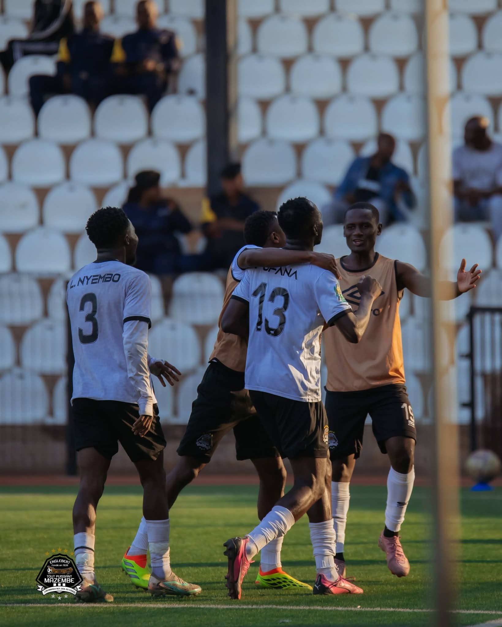Lire la suite à propos de l’article Play-offs/Linafoot : Les corbeaux déplument les aigles et reprennent les rênes du pouvoir